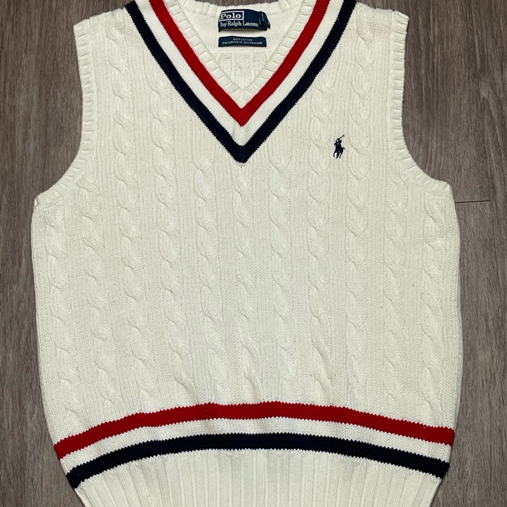 Brand: Polo by Ralph Lauren
Size: Large
Condition: Good